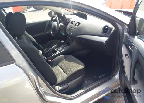 2013 Mazda Mazda3 I Touring z USA, uszkodzony, nr VIN JM1BL1LP9D1771376